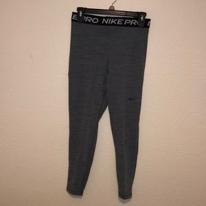 NWT Women’s Nike Pro 365 High Waisted 7/8 Panel Leggings